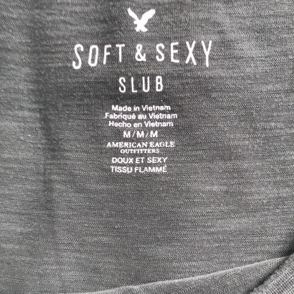 American Eagle long sleeve green t-shirt. Soft & sexy. Size medium - Picture 2 of 2